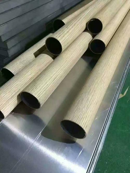 護(hù)墻板包覆機(jī) 廠家直銷_供應(yīng)產(chǎn)品_濟(jì)南林木機(jī)械有限公司銷售部